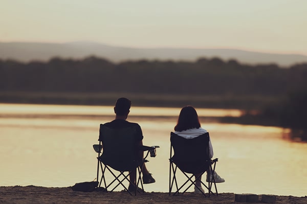 蔣珊與岑輝超：愛(ài)情起航與家人的憂慮