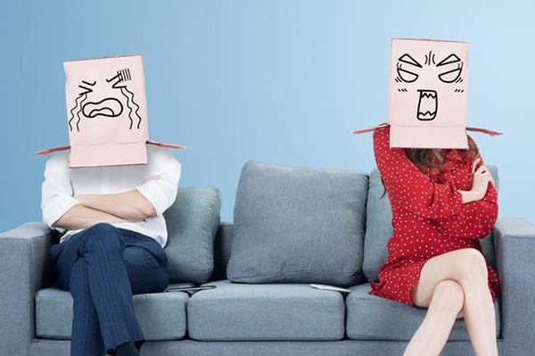 揭開婚姻的真相：購房合同背后的秘密