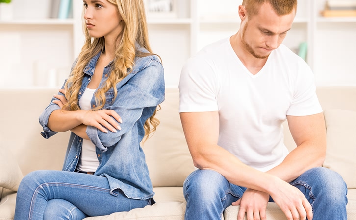 魏彤如何發現丈夫費軒遠背叛的真相